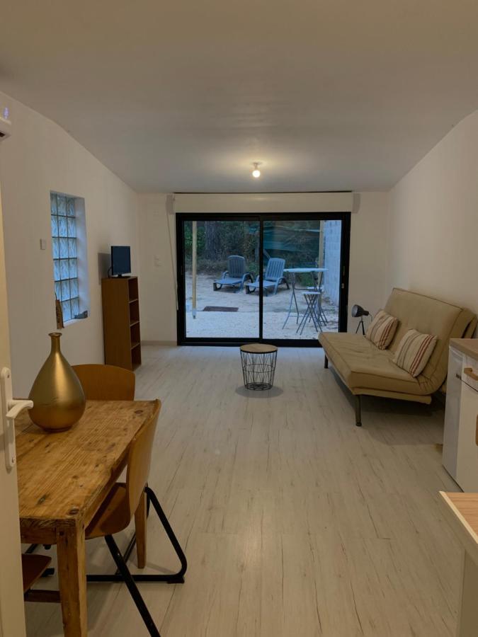 La Pinede Villa Mornas Kültér fotó